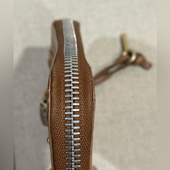 Chloé Paddington Leather Wallet/Clutch with Signature Gold-Tone Padlock and Key - Picture 4 of 10